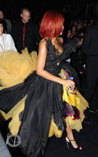 Rihanna feet photo thumbnail