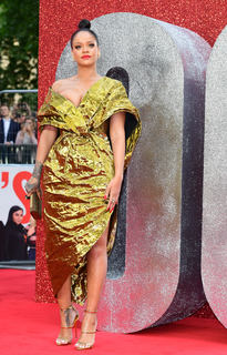 Rihanna feet photo thumbnail