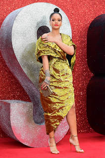 Rihanna feet photo thumbnail