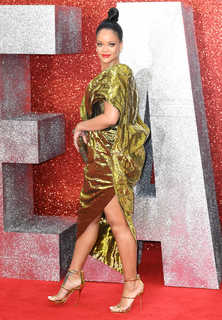 Rihanna feet photo thumbnail