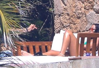 Rihanna feet photo thumbnail