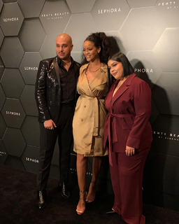 Rihanna feet photo thumbnail