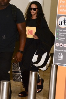 Rihanna feet photo thumbnail