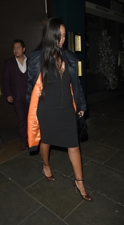 Rihanna feet photo thumbnail