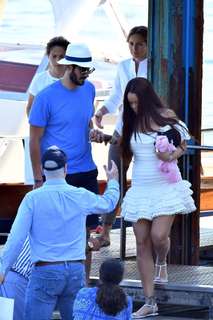 Rihanna feet photo thumbnail