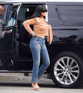 Rihanna feet photo thumbnail