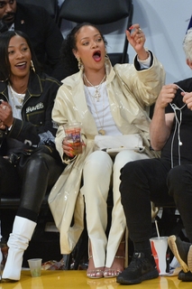 Rihanna feet photo thumbnail