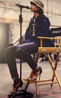 Rihanna feet photo thumbnail