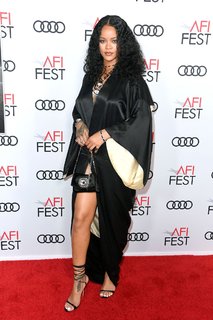 Rihanna feet photo thumbnail