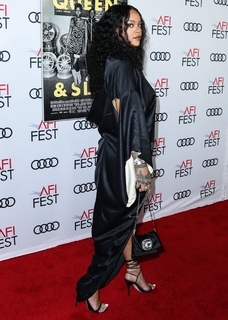 Rihanna feet photo thumbnail