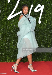 Rihanna feet photo thumbnail