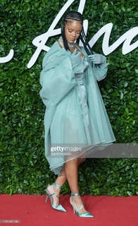 Rihanna feet photo thumbnail