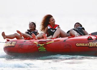 Rihanna feet photo thumbnail