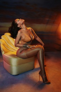 Rihanna feet photo thumbnail