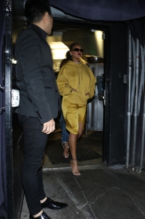 Rihanna feet photo thumbnail