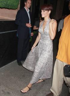 Rihanna feet photo thumbnail