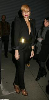 Rihanna feet photo thumbnail