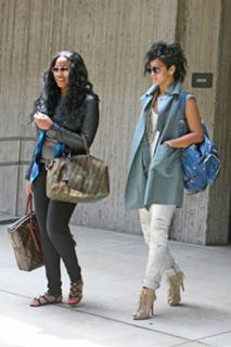 Rihanna feet photo thumbnail