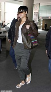 Rihanna feet photo thumbnail