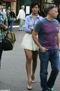 Rihanna feet photo thumbnail