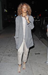 Rihanna feet photo thumbnail