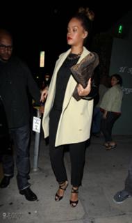 Rihanna feet photo thumbnail
