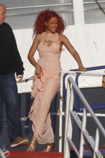 Rihanna feet photo thumbnail