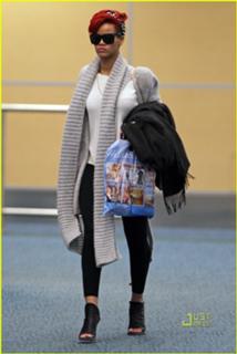 Rihanna feet photo thumbnail