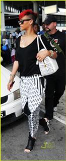 Rihanna feet photo thumbnail