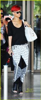 Rihanna feet photo thumbnail