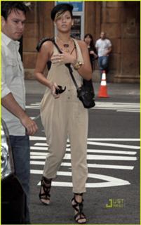 Rihanna feet photo thumbnail