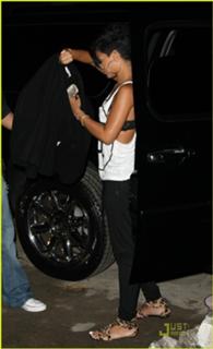 Rihanna feet photo thumbnail