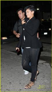 Rihanna feet photo thumbnail