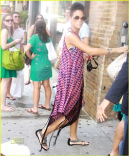 Rihanna feet photo thumbnail