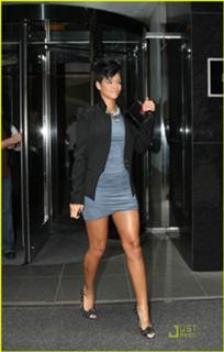 Rihanna feet photo thumbnail