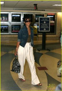 Rihanna feet photo thumbnail