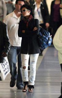 Rihanna feet photo thumbnail