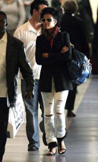 Rihanna feet photo thumbnail