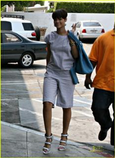 Rihanna feet photo thumbnail