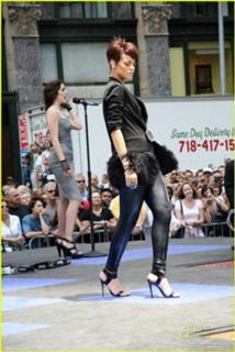 Rihanna feet photo thumbnail