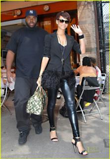 Rihanna feet photo thumbnail