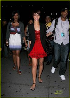 Rihanna feet photo thumbnail