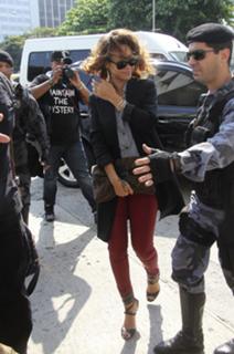 Rihanna feet photo thumbnail