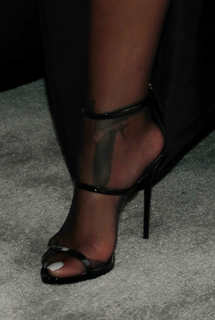 Rihanna feet photo thumbnail