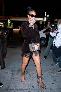 Rihanna feet photo thumbnail