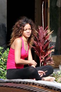 Rihanna feet photo thumbnail