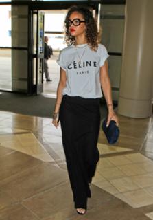 Rihanna feet photo thumbnail