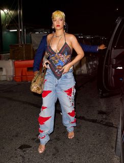 Rihanna feet photo thumbnail