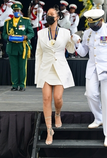 Rihanna feet photo thumbnail