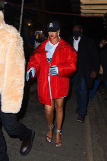 Rihanna feet photo thumbnail
